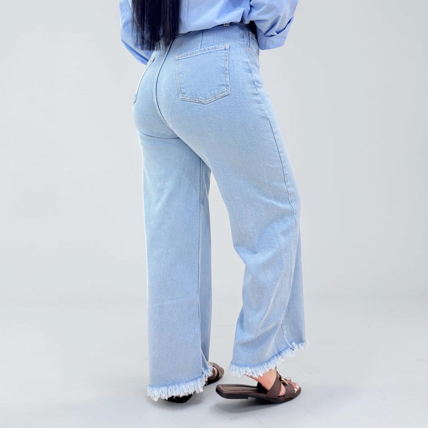 WIDE LEG PETITE DESILACHADO/ TONO CELESTE