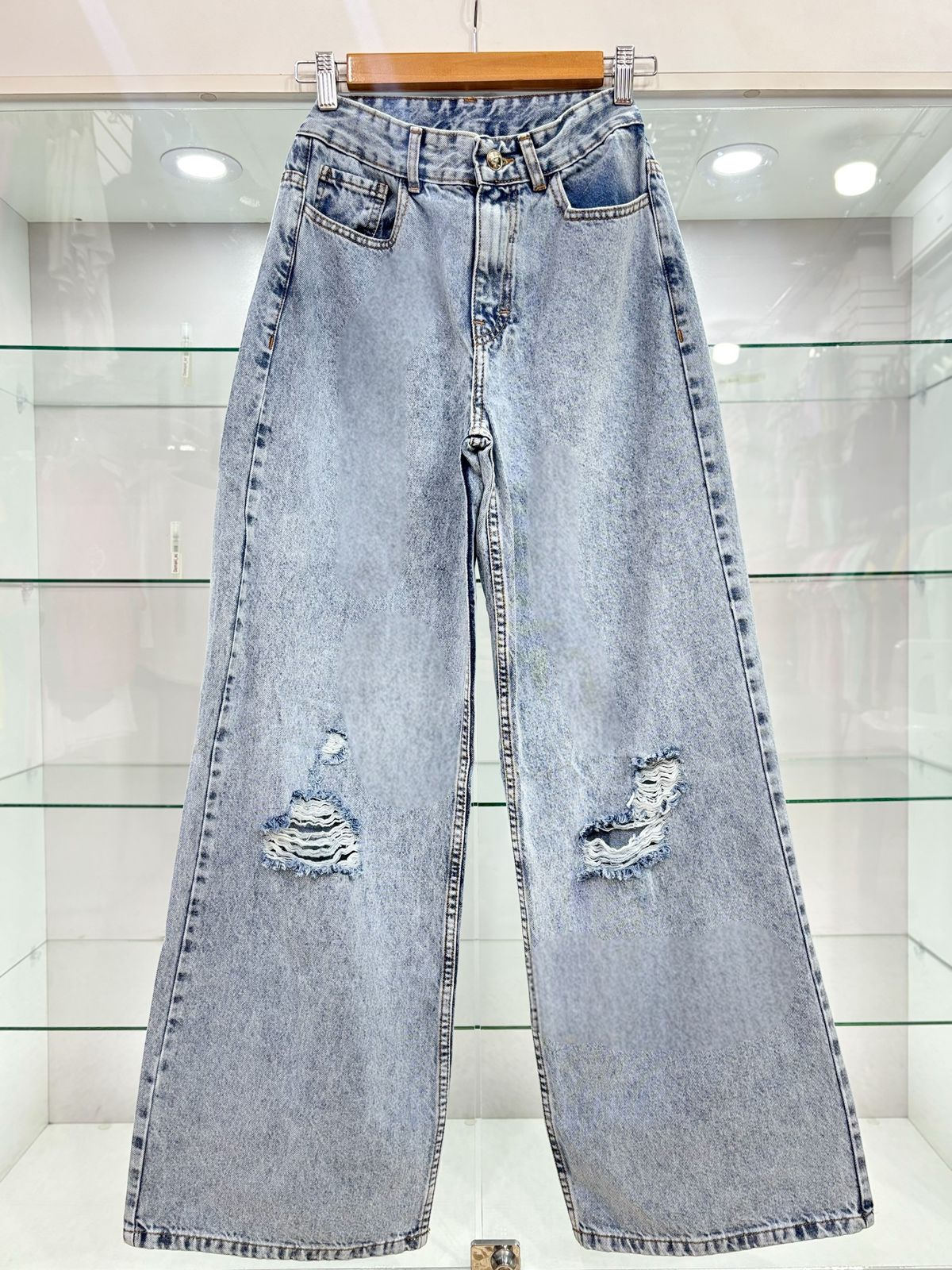 BAGGY JEANS RIGIDO / DEGRADADO CLARO CON HUECO
