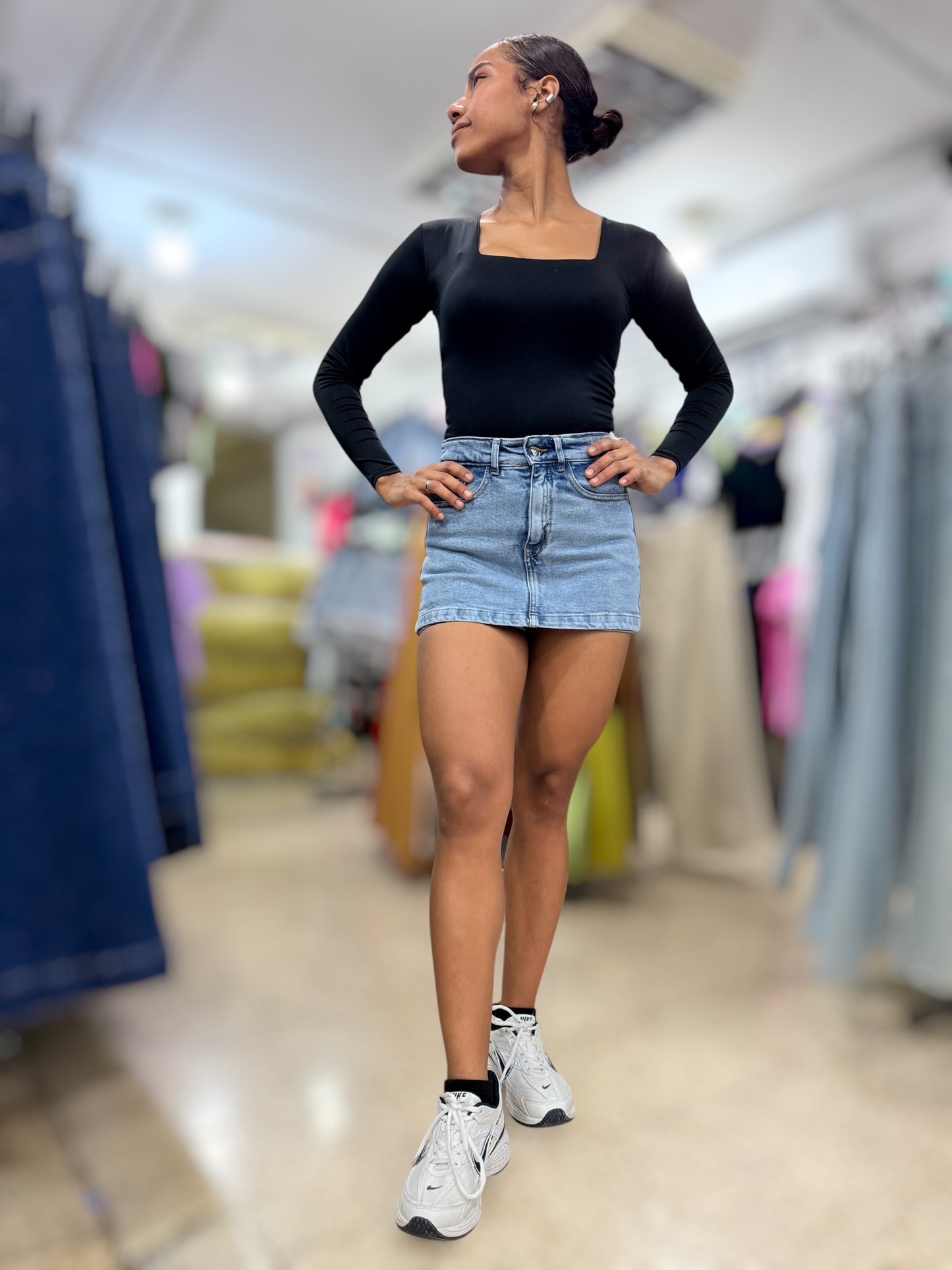 FALDA SHORT ISA/ TONO CELESTE