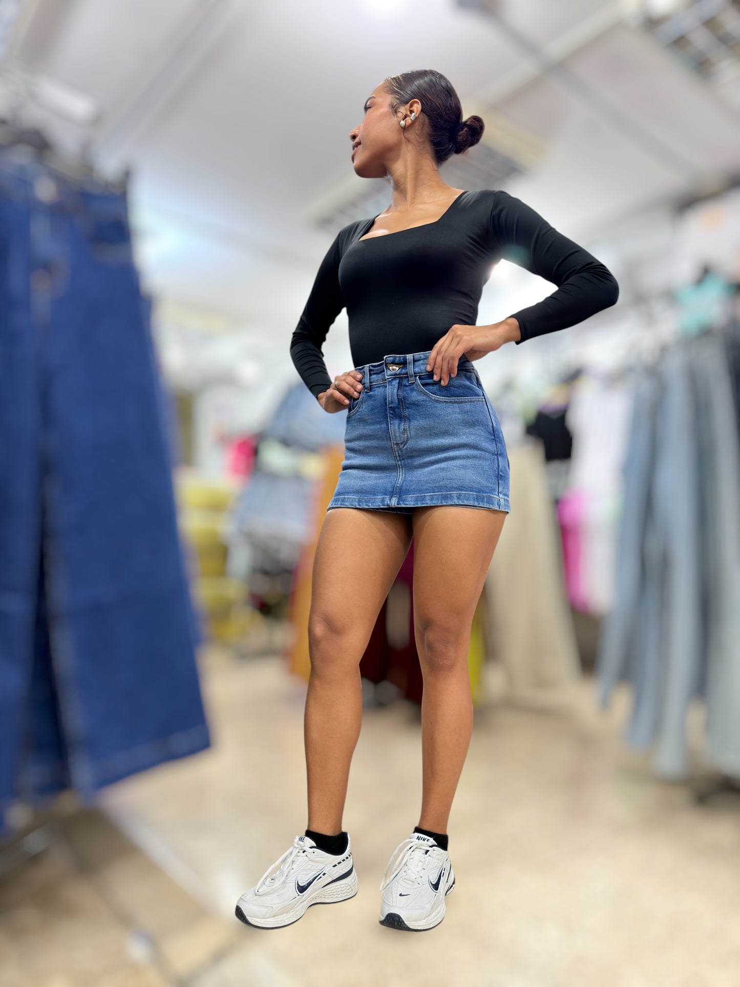 FALDA SHORT ISA / TONO CELESTE OSCURA