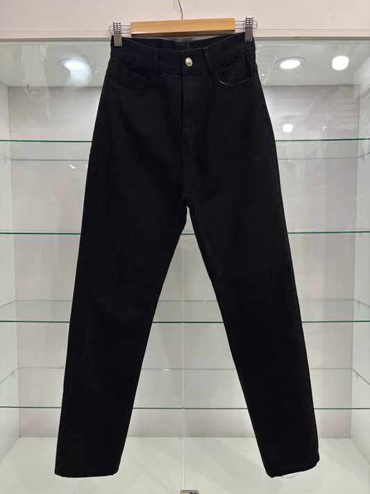 MOM JEANS RÍGIDO/ NEGRO