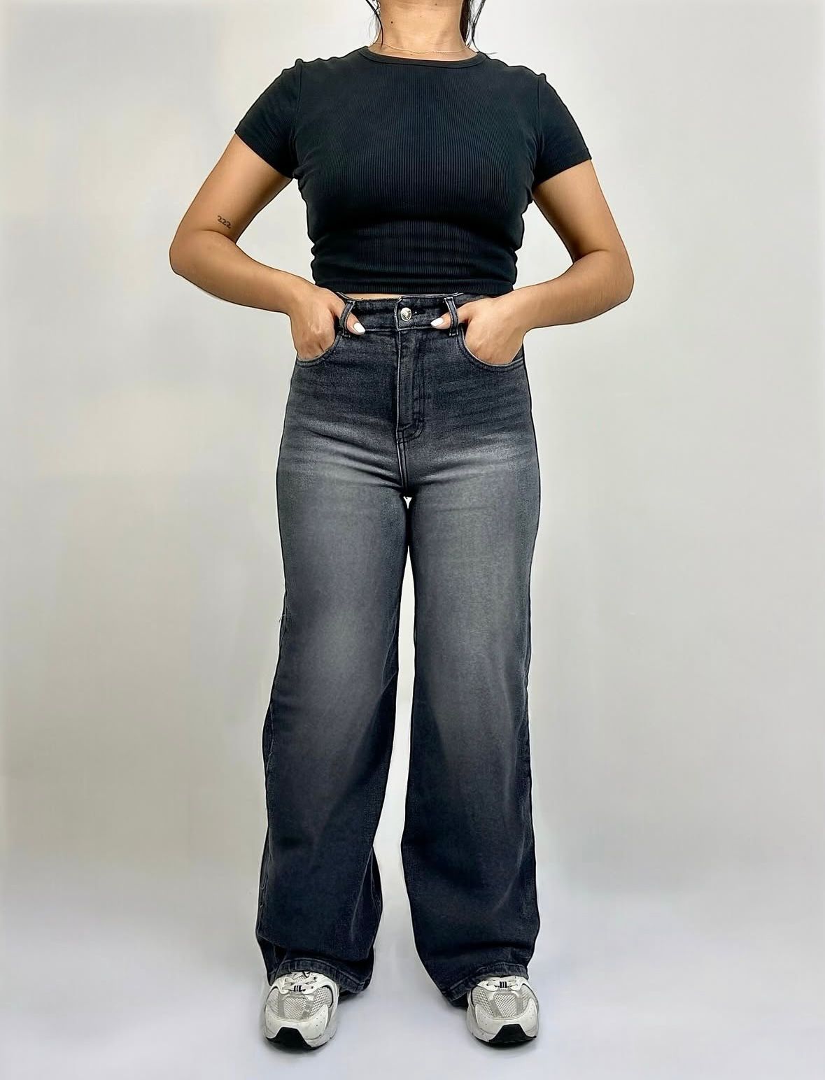 WIDE LEG CONFORT / TONO PLOMO CON BIGOTE